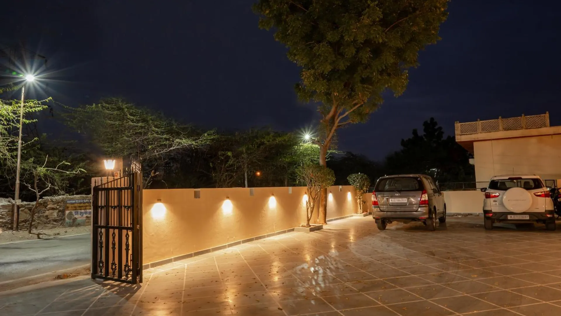 Hotel The Royal Courtyard Udaipur